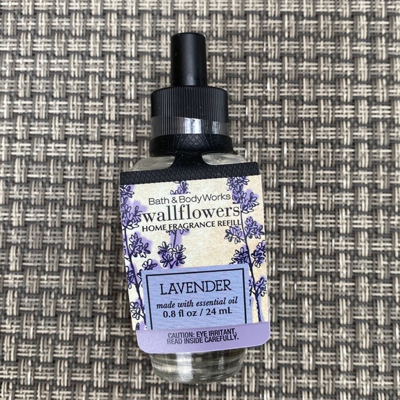 Nine!! Yes, 9 BNWT Amazing White Barn Wallflowers Fragrance Refills. 3 Plugs! - Picture 8 of 16